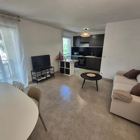 アパート Full Equipe Quartier Du Golf Vacquerolles 4 Couchages 50m2 ニーム